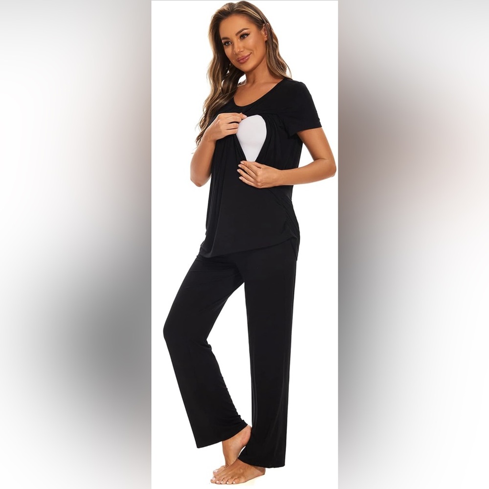 Postpartum nursing lounge set with adjustable waistband